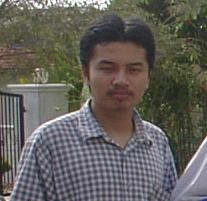Saya Wan Bah. Saya memandu kereta Proton Saga SA8892L.